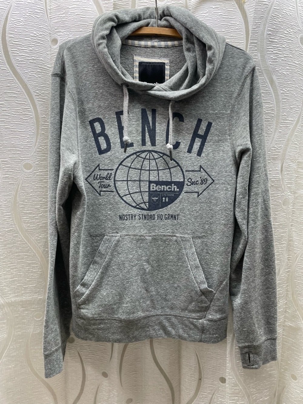 Bench Hoodie Mens Medium‎ Gray Excellent World Tour Graphic Thumbhole Cuffs